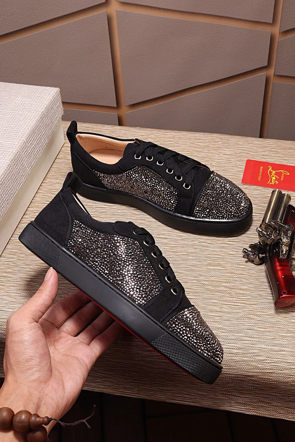 Men's shoes 💰: 460💰christian louboutin (CL red sole shoes) counter hot diamond series, casual sneakers for couples 📢 📢 📢 Exclusive hot style release🎈🎈💪Movable latex feet👻Finished outsole line [Proud]😝Female 35-40# Male 38#-46, global supply😝 [Top version]: Original imported cowhide frosted upper, top original leather lining, original molded TPU outsole, original 1:1 detail processing, original shoe last.